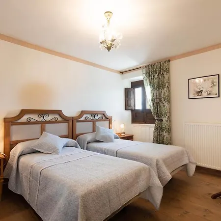Casona Indiana De Bed & Breakfast Ayuelas