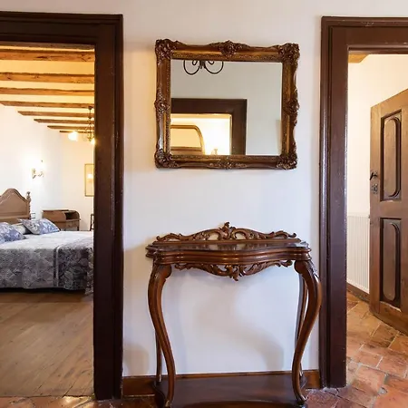Casona Indiana De Bed & Breakfast Ayuelas